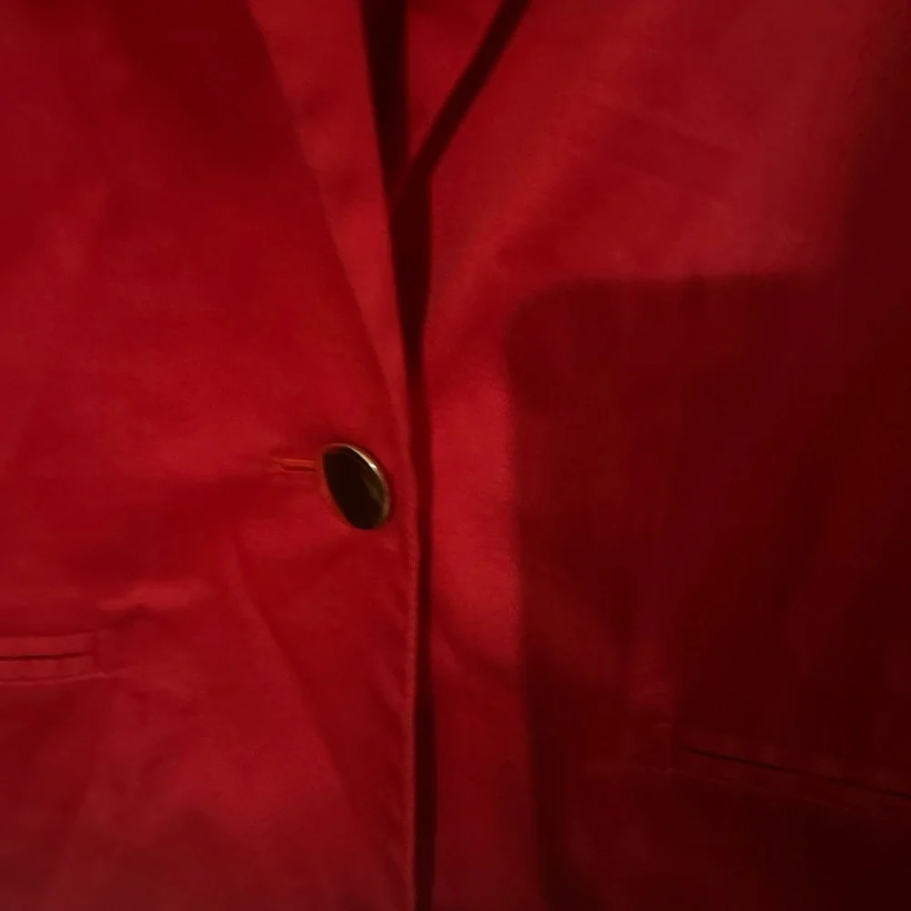 Chico's Red Blazer with Notched Lapels and Lightweight Fabric